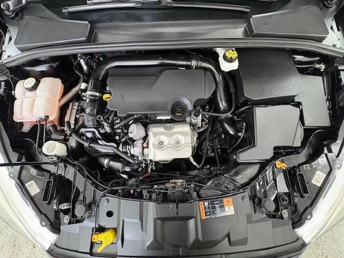 Used 2018 Ford Focus SE w/ Cold Weather Package image 26