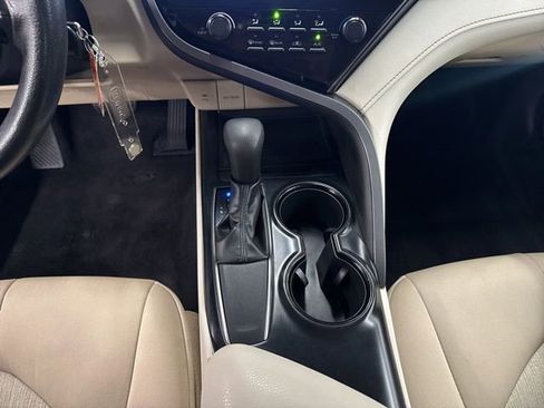 Used 2019 Toyota Camry LE FWD image 17