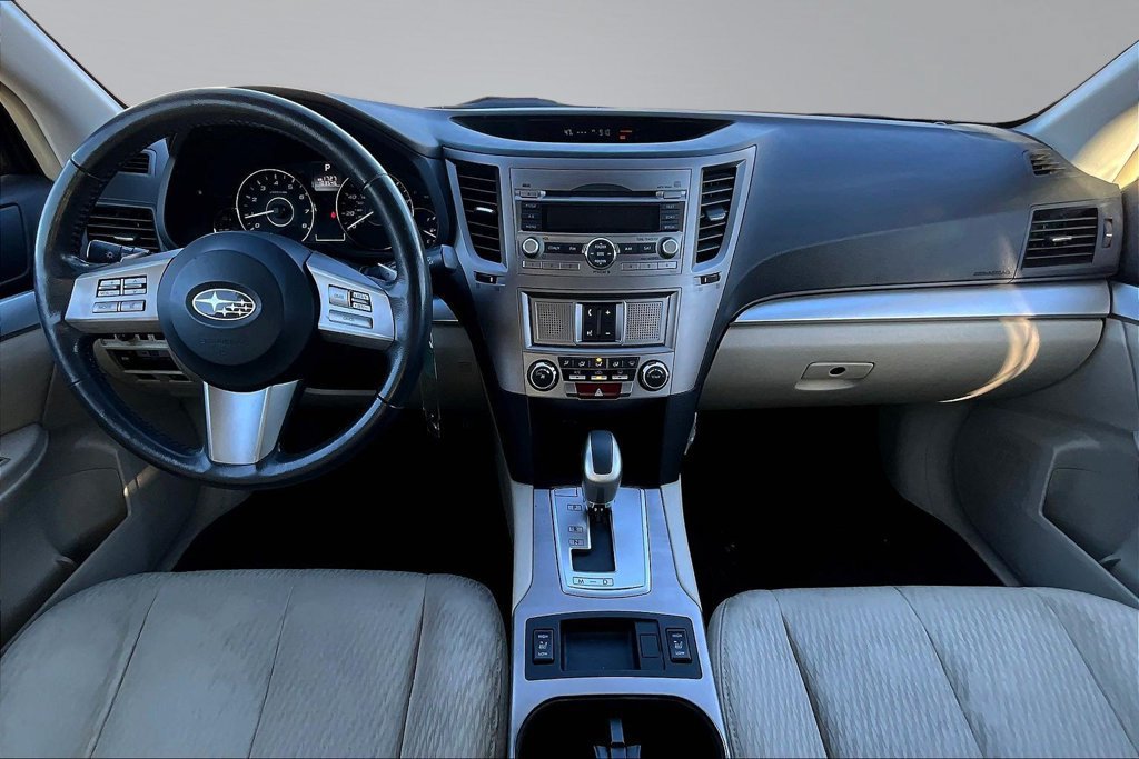 Used 2011 Subaru Outback 2.5i Premium AWD/4WD image 7