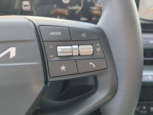 New 2025 Kia K4 EX image 21