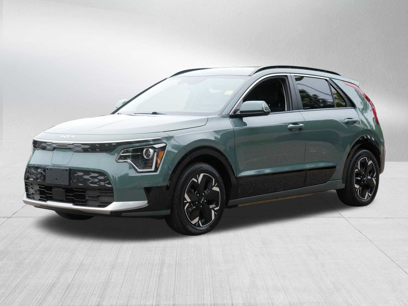 Certified 2023 Kia Niro Wind w/ Wind Preserve Package FWD image 3