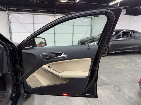 Used 2015 Mercedes-Benz GLA 250 4MATIC image 23