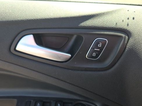 Used 2018 Ford Escape SE image 24