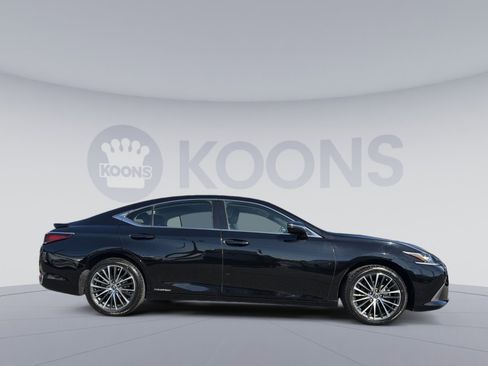 Used 2022 Lexus ES 300h w/ Premium Package image 8