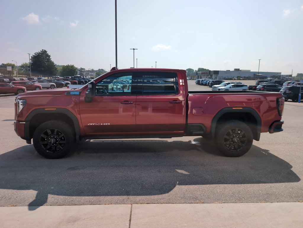 Used 2025 GMC Sierra 2500 AT4 w/ AT4 Premium Plus Package AWD/4WD image 5