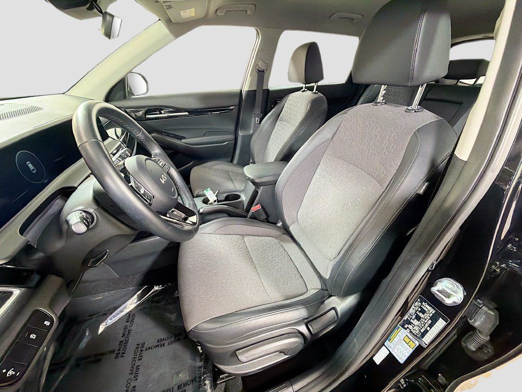 Used 2024 Kia Seltos S AWD/4WD image 22