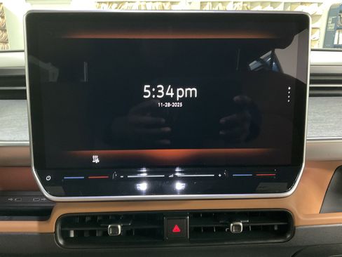 New 2025 Volkswagen ID. Buzz Pro S image 11