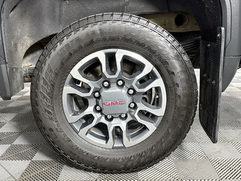Used 2023 GMC Sierra 2500 AT4 image 35