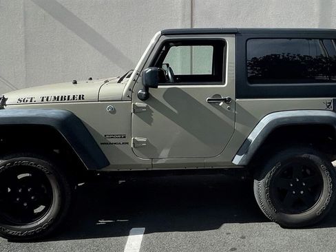 Used 2017 Jeep Wrangler Sport w/ Quick Order Package 24S AWD/4WD image 2