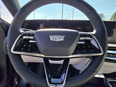 Used 2024 Cadillac Lyriq Luxury image 20