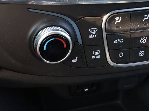 Used 2019 Chevrolet Traverse LT FWD image 25