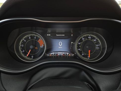 Used 2019 Jeep Cherokee Limited w/ Technology Group AWD/4WD image 21