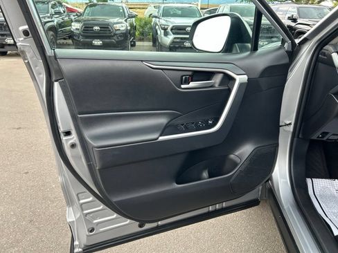 Used 2025 Toyota RAV4 XLE AWD/4WD image 21