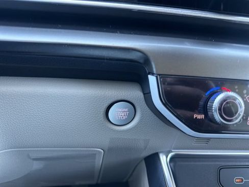 New 2026 Kia Carnival SX w/ SX Dark Edition Package FWD image 41
