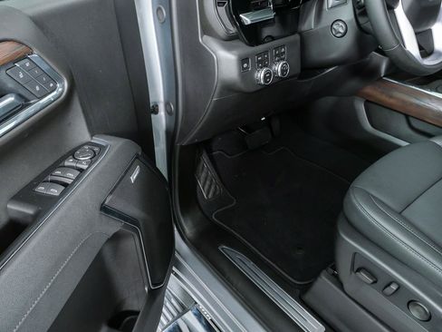 New 2026 GMC Sierra 1500 SLT w/ SLT Premium Plus Package AWD/4WD image 8