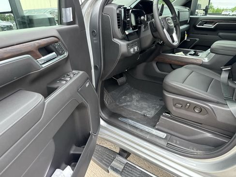 New 2026 GMC Sierra 2500 SLT w/ SLT Premium Package AWD/4WD image 12