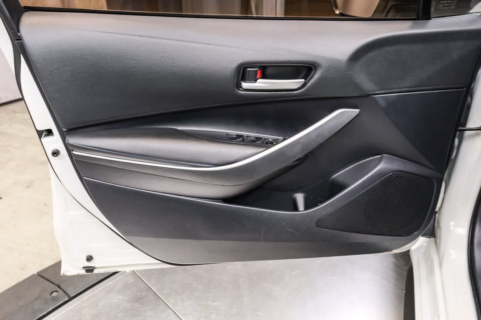 Used 2020 Toyota Corolla SE w/ Carpet Mat Package (TMS) FWD image 27