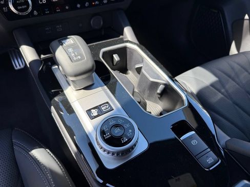New 2026 Mitsubishi Outlander SEL AWD/4WD image 28