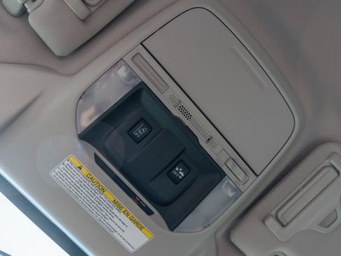 Used 2021 Subaru Forester AWD/4WD image 31