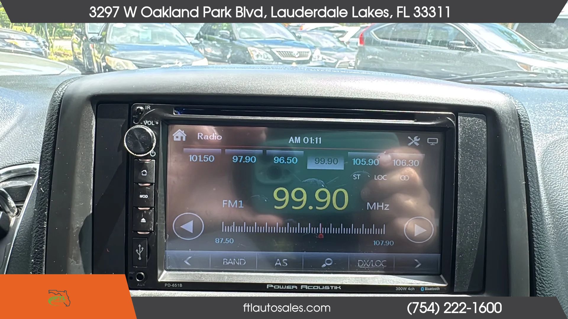 Used 2014 Chrysler Town & Country Touring-L FWD image 45
