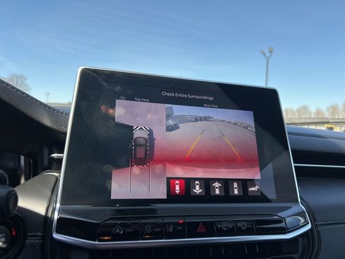 Used 2023 Jeep Compass High Altitude w/ Driver Assist Group I image 30