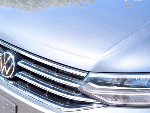 Used 2023 Volkswagen Tiguan SE w/ Panoramic Sunroof Package AWD/4WD image 10