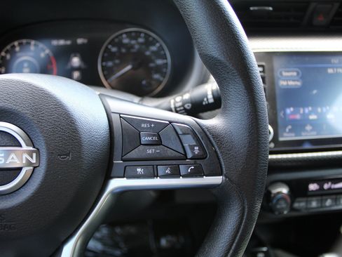 Used 2022 Nissan Kicks SV FWD image 26