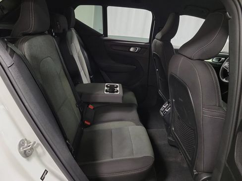 Used 2024 Volvo XC40 B5 Core AWD/4WD image 24