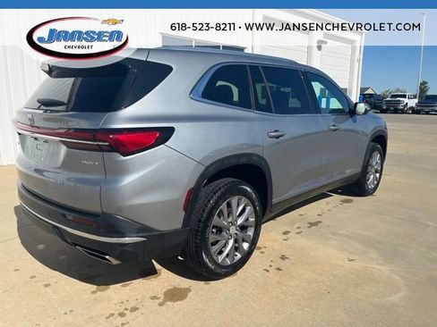 Used 2025 Buick Enclave Preferred AWD/4WD image 6