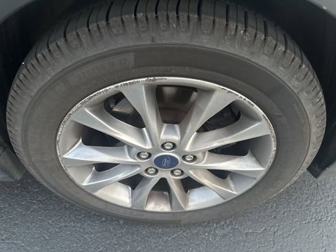 Used 2017 Ford Fusion SE image 12