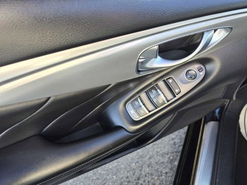 Used 2019 INFINITI Q50 Luxe w/ Essential Package (3.0T Luxe) image 18