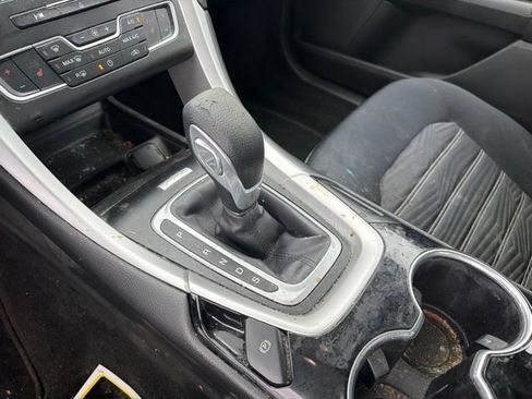 Used 2016 Ford Fusion SE FWD image 30