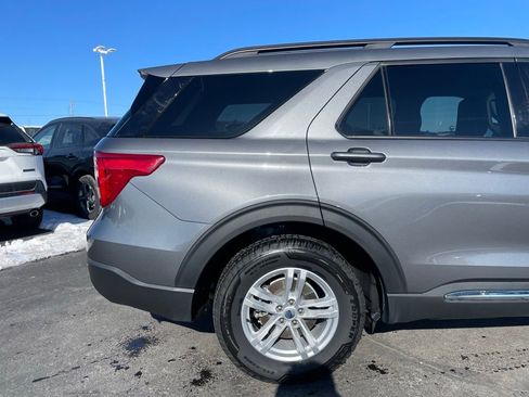 Used 2023 Ford Explorer XLT w/ Equipment Group 202A AWD/4WD image 30