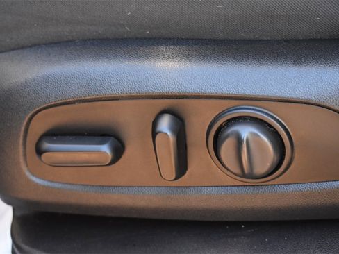 Used 2020 Chevrolet Equinox LS w/ LS Convenience Package image 24