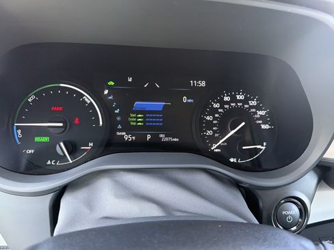 Certified 2025 Toyota Sienna XLE FWD image 11