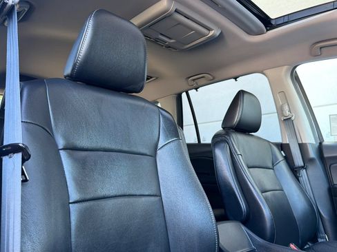 Used 2018 Honda Pilot Touring image 16