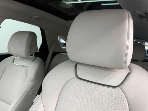 Used 2026 Genesis GV70 2.5T Select image 18