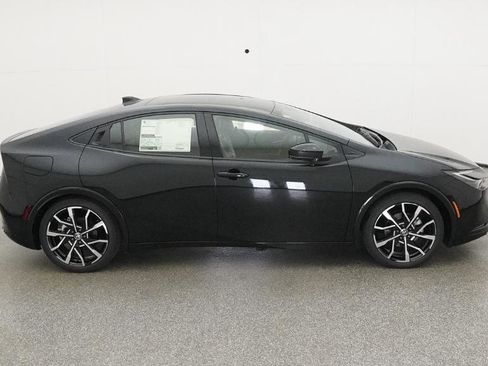 New 2026 Toyota Prius Plug-In Hybrid FWD image 14