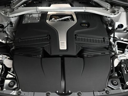 Used 2025 Aston Martin DBX 707 image 29