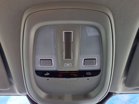 Certified 2024 Volvo XC60 B5 Plus AWD/4WD image 25