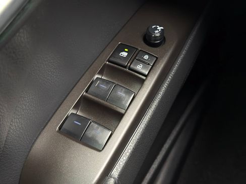 Used 2024 Toyota Camry SE FWD image 28