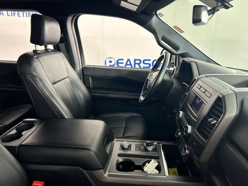 Used 2018 Ford Expedition XLT w/ Equipment Group 201A AWD/4WD image 24