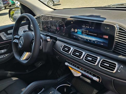 New 2026 Mercedes-Benz GLS 450 4MATIC image 10