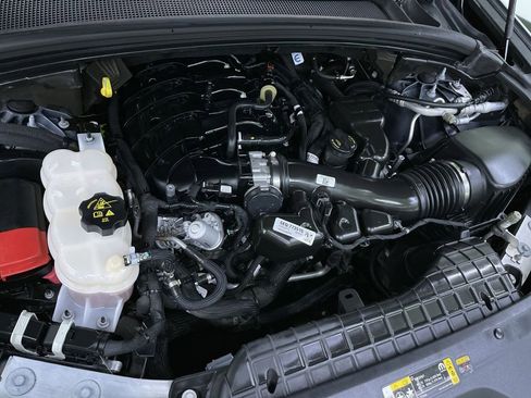 Used 2023 Jeep Grand Cherokee Laredo image 29