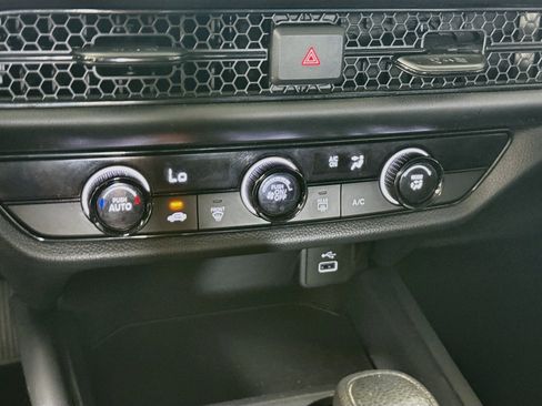 Certified 2025 Honda HR-V LX image 17