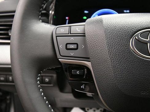 Certified 2025 Toyota Camry SE image 17