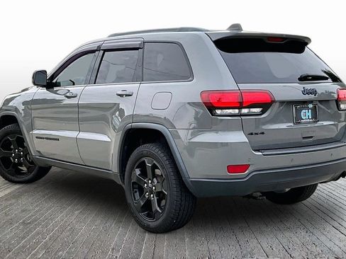 Used 2019 Jeep Grand Cherokee Laredo AWD/4WD image 6