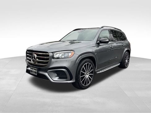 Used 2024 Mercedes-Benz GLS 450 4MATIC image 2