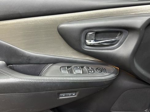 Used 2017 Nissan Murano Platinum w/ Platinum Technology Package image 11
