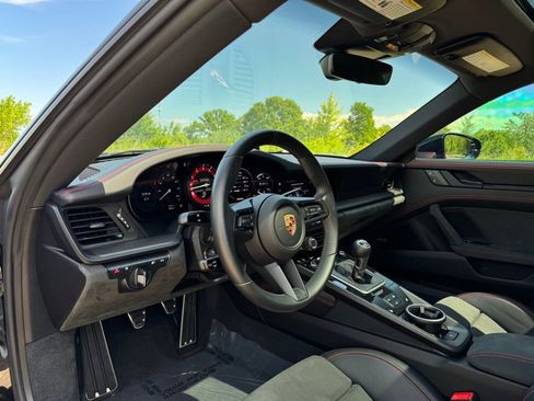 Used 2024 Porsche 911 Carrera GTS image 4